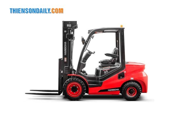 Xe nâng chui container