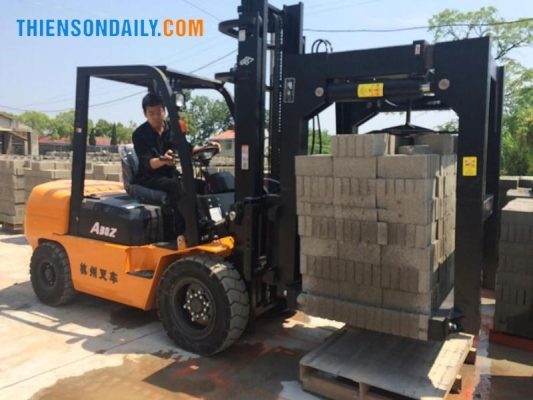 xe nâng gạch
