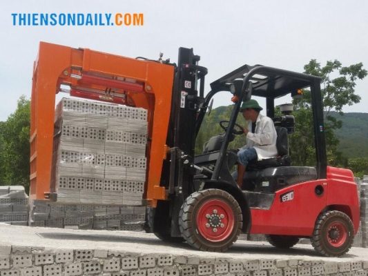 xe nâng gạch