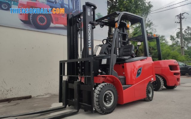 Xe nâng dầu 5 tấn