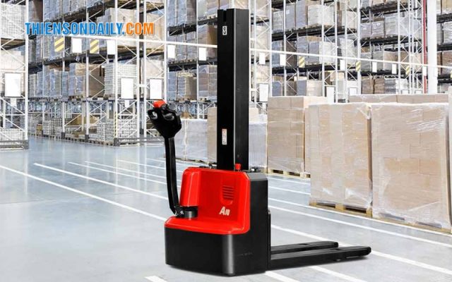 xe nâng 1 tấn