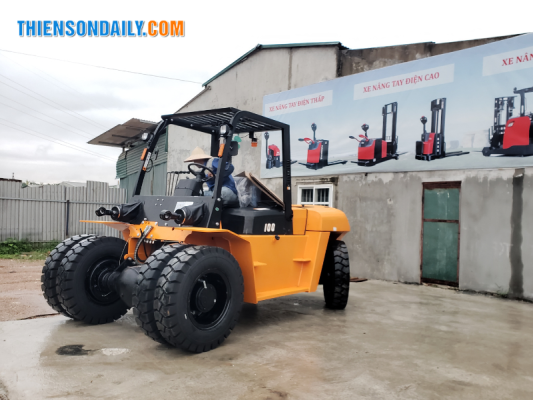 xe nâng 10 tấn