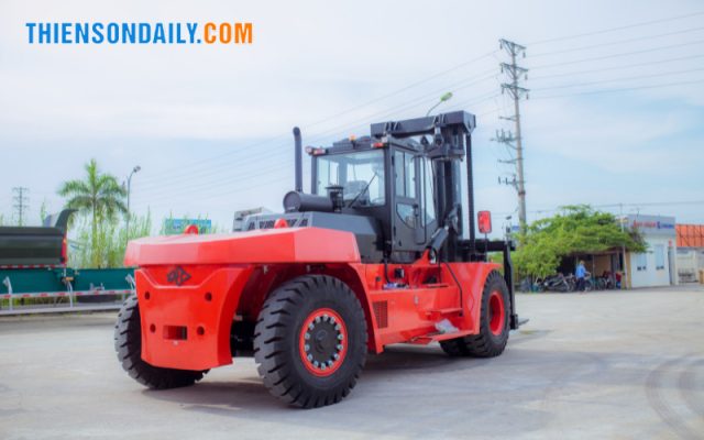 Xe nâng 22 tấn