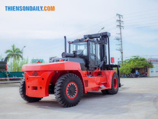 Xe nâng 35 tấn
