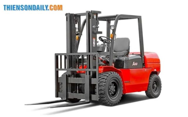 Xe nâng 4 tấn