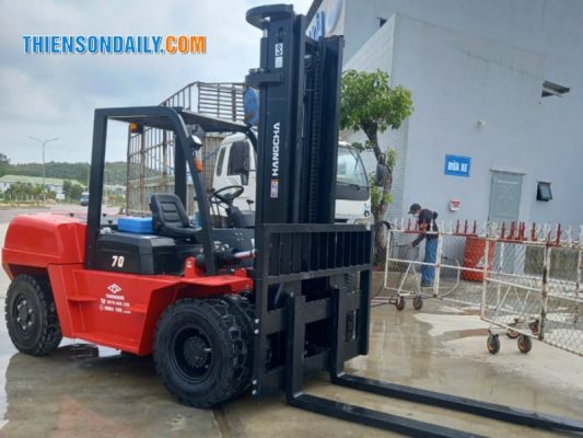 Giá xe nâng 7 tấn