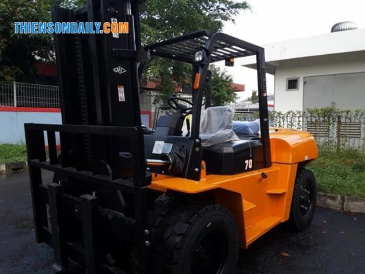 Xe nâng 7 tấn