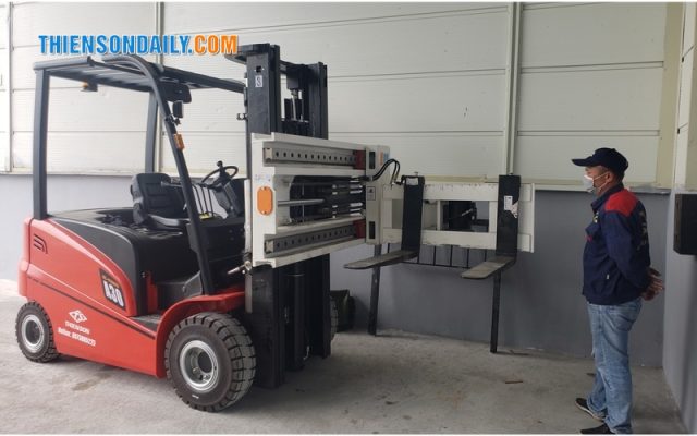 Xe nâng càng xoay 180 độ