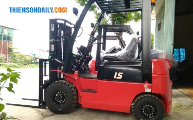 Xe nâng dầu 1.5 tấn