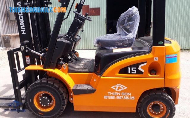 Xe nâng dầu 1.5 tấn