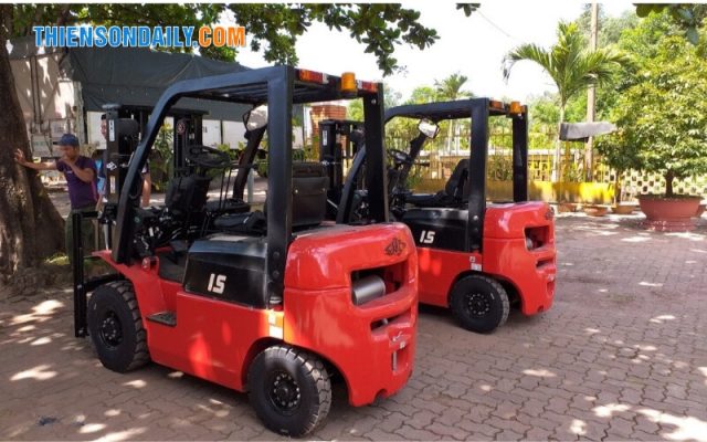 Xe nâng dầu 1.5 tấn