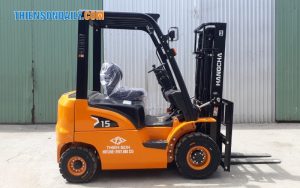 Xe nâng dầu 1.5 tấn