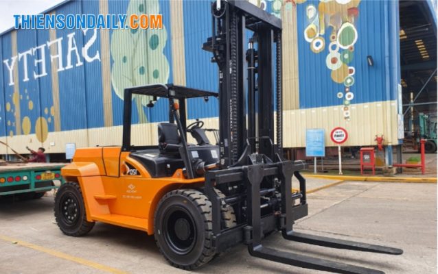 xe nâng dầu 12 tấn