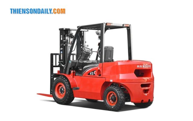 Xe nâng dầu 4.5 tấn