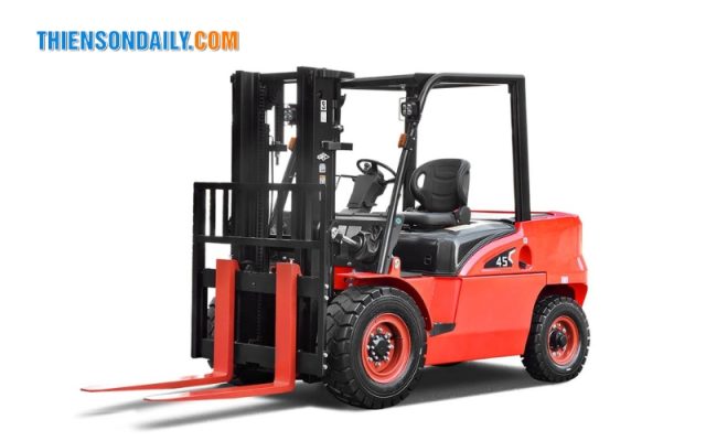 Xe nâng dầu 4.5 tấn