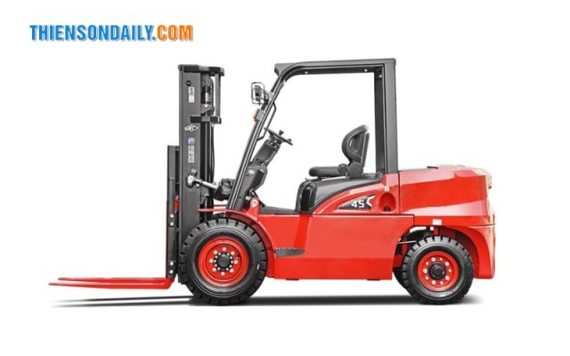 Xe nâng dầu 4.5 tấn