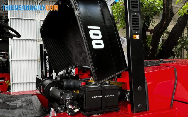 Xe nâng điện 10 tấn