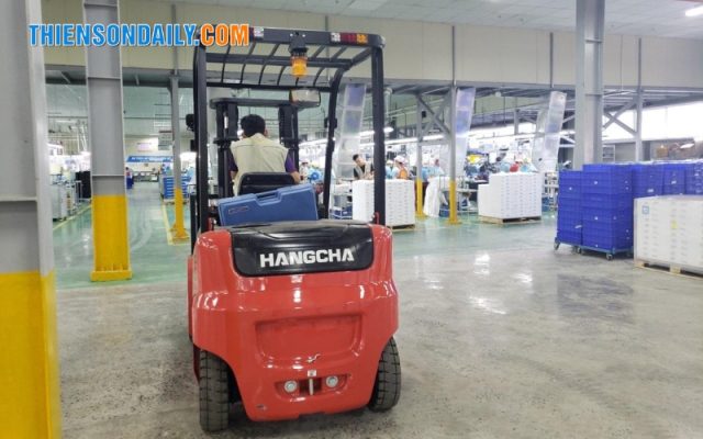 Xe nâng điện 4 tấn