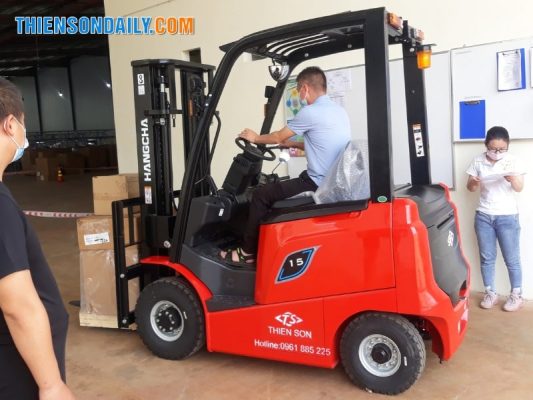 xe nâng điện thấp 1.5 tấn