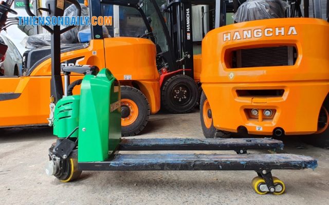 xe nâng điện thấp 2 tấn