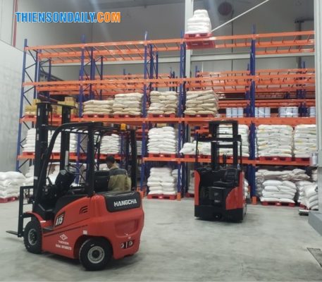 xe nâng tay điện mini