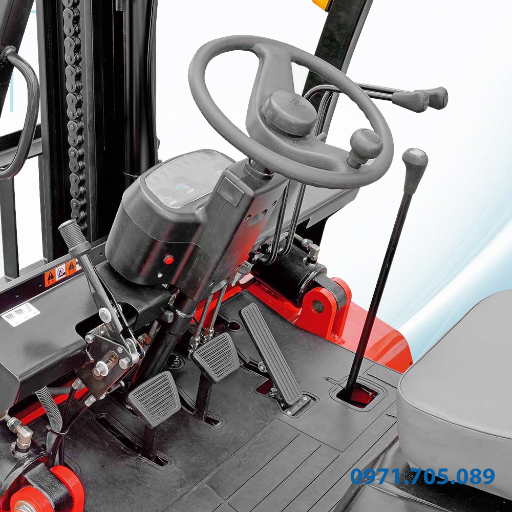 Xe nâng dầu 2 tấn