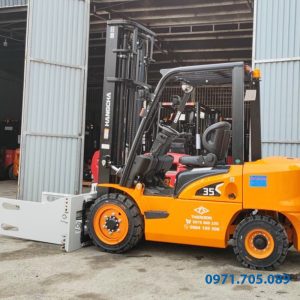 Xe nâng kẹp vuông