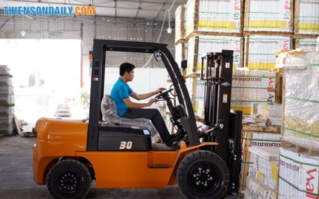 hướng dẫn lái xe nâng