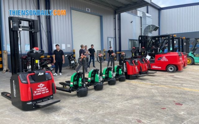 xe nâng tay có cân điện tử